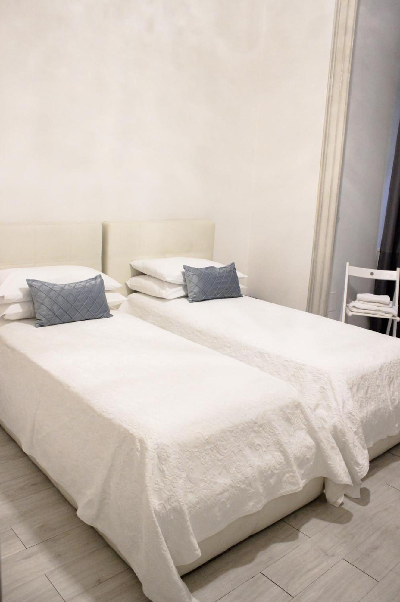 Salerno Center House - Corso Vittorio Emanuele Appartement Buitenkant foto
