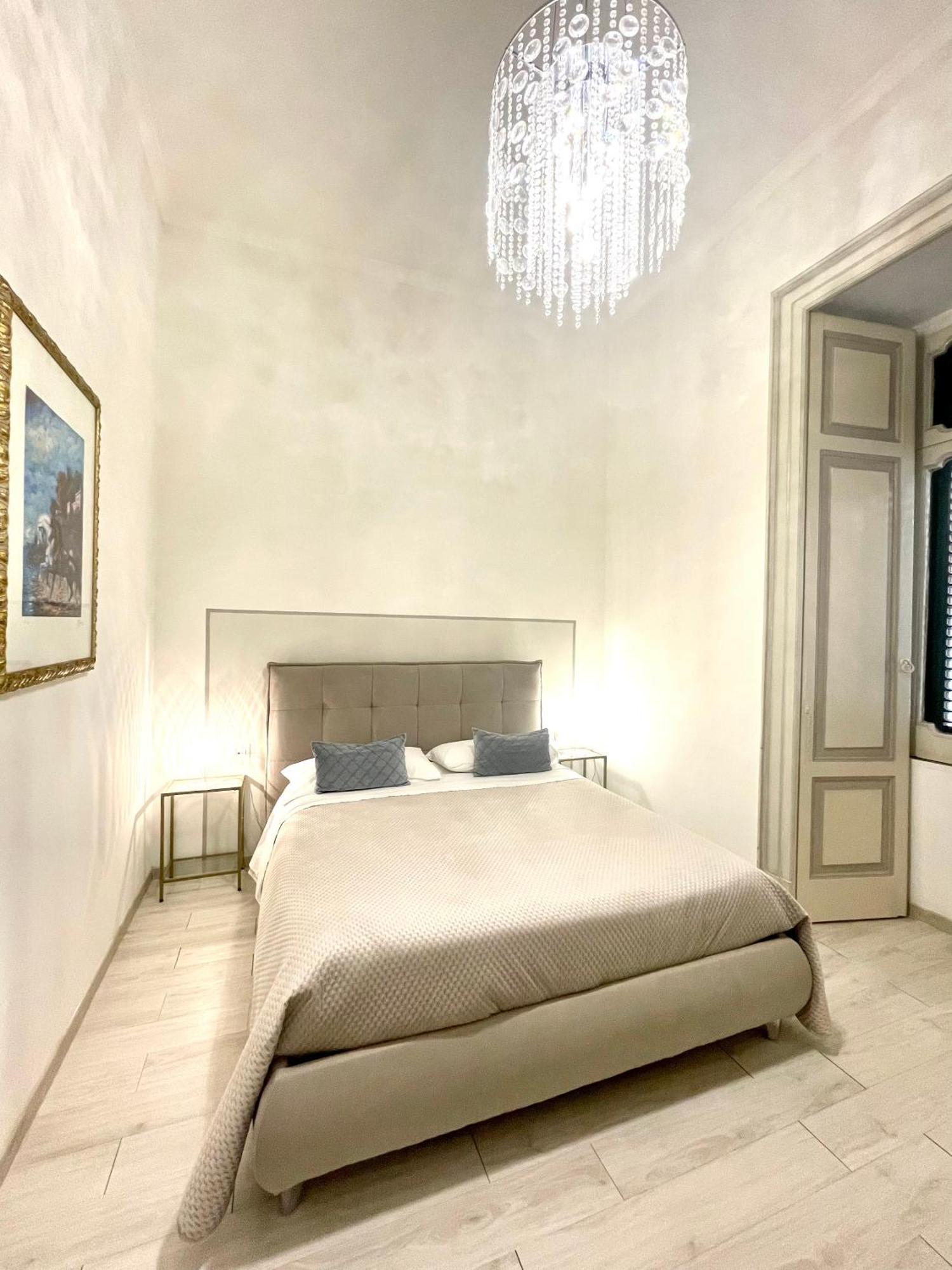 Salerno Center House - Corso Vittorio Emanuele Appartement Buitenkant foto