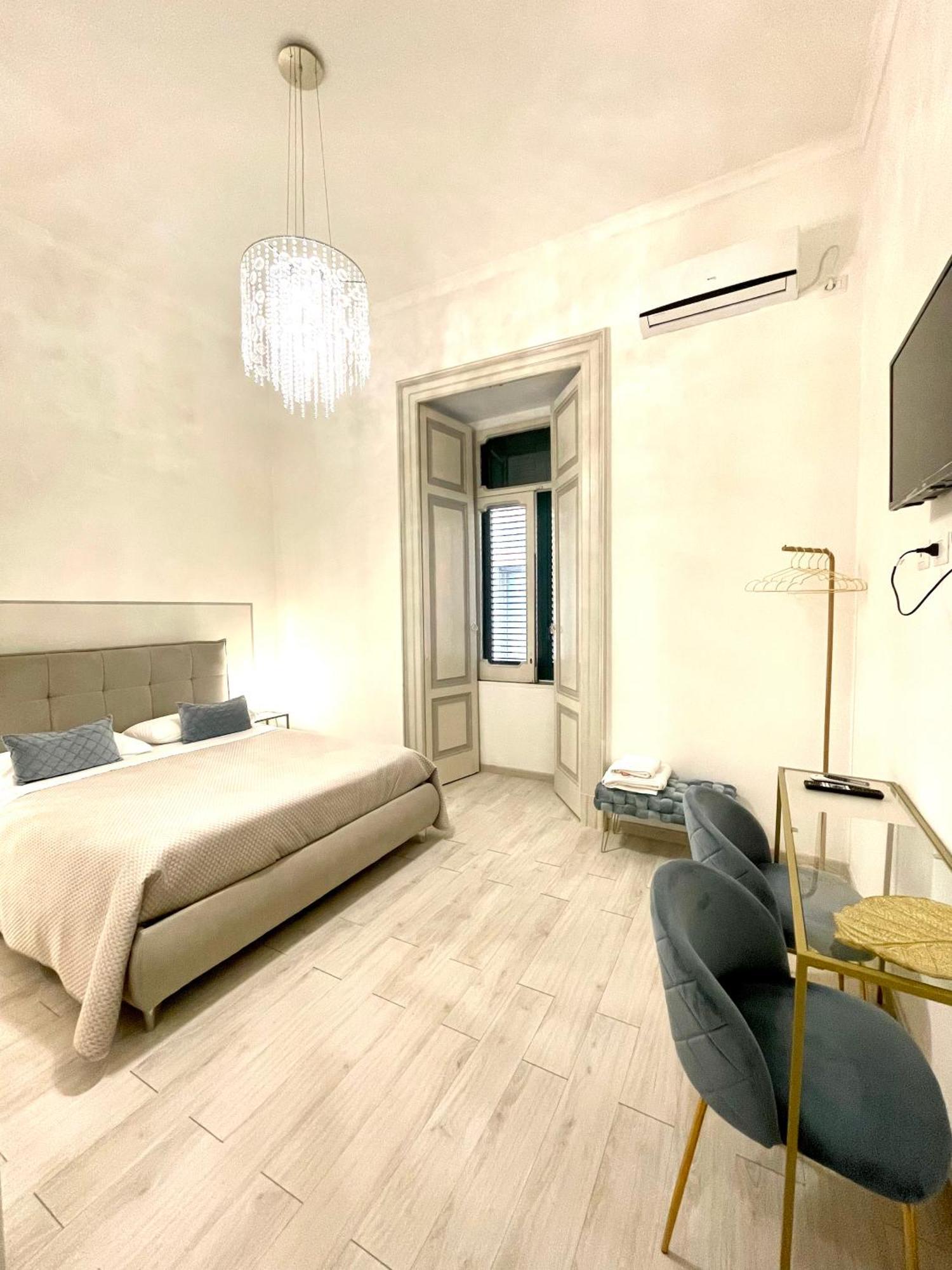 Salerno Center House - Corso Vittorio Emanuele Appartement Buitenkant foto